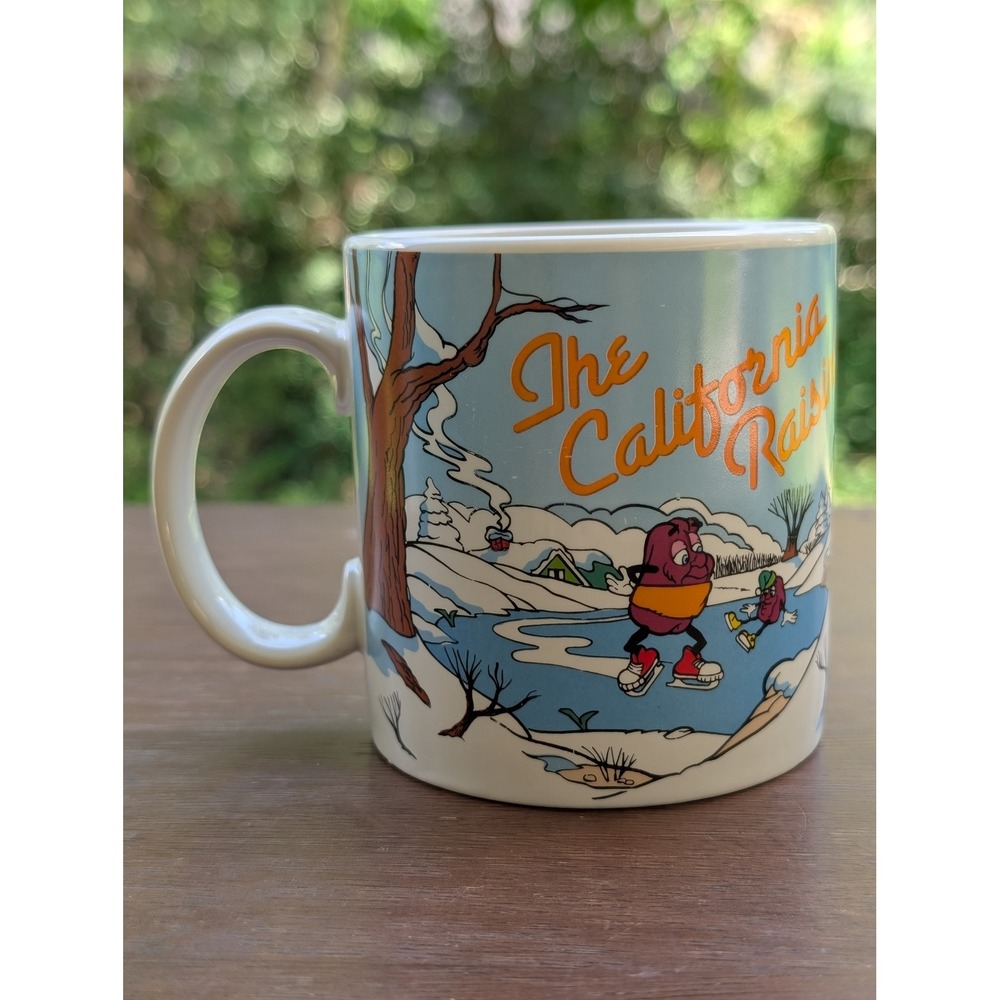 Vintage 1988 California Raisins Coffee Mug Applause Winter Sledding Skating 80s - Picture 3 of 5